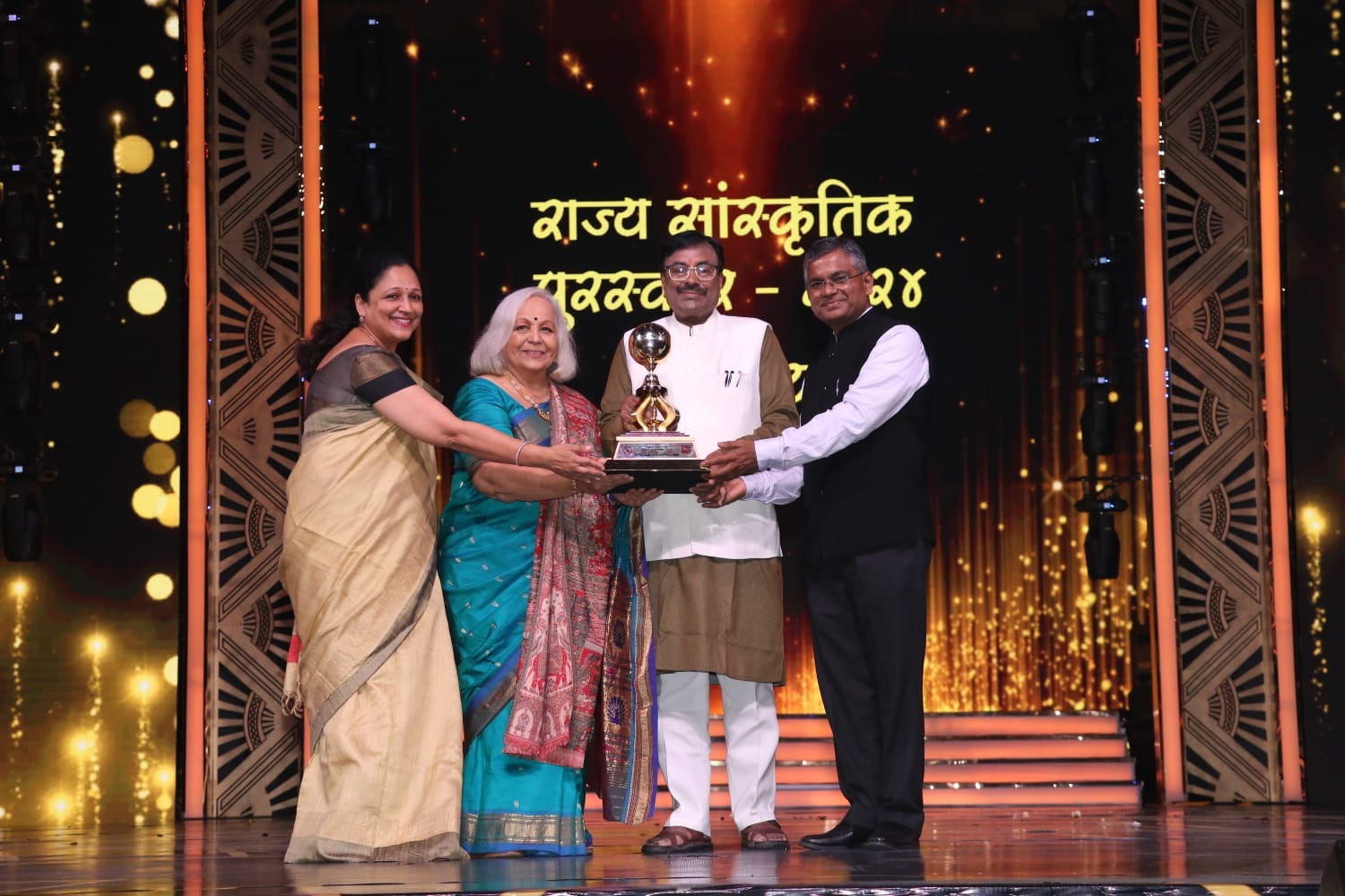 Maharashtra State Marathi Film Awards: राज्य सांस्कृतिक पुरस्कार रोहिणी हट्टंगडी, गानसम्राज्ञी लता मंगेशकर पुरस्कार अनुराधा पौडवाल यांना प्रदान