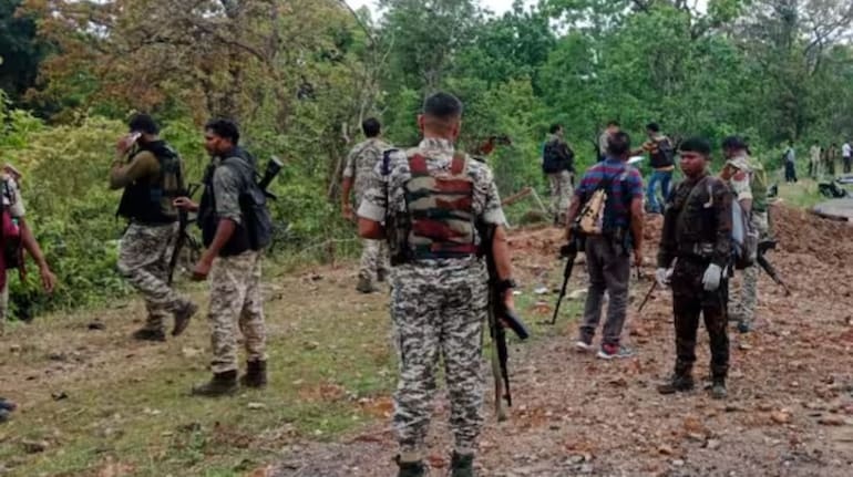 Two Naxalites killed in encounter in Bijapur :छत्तीसगडमधील बिजापूरमध्ये चकमकीत दोन नक्षलवादी ठार