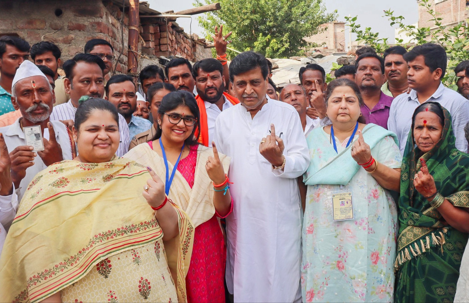 18.14 percent polling in the state : राज्यात सकाळी ११ वाजेपर्यंत १८.१४ टक्के मतदान, गडचिरोली जिल्हा आघाडीवर