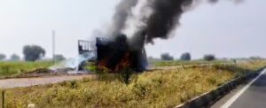 Truck caught fire on national highway in Akola