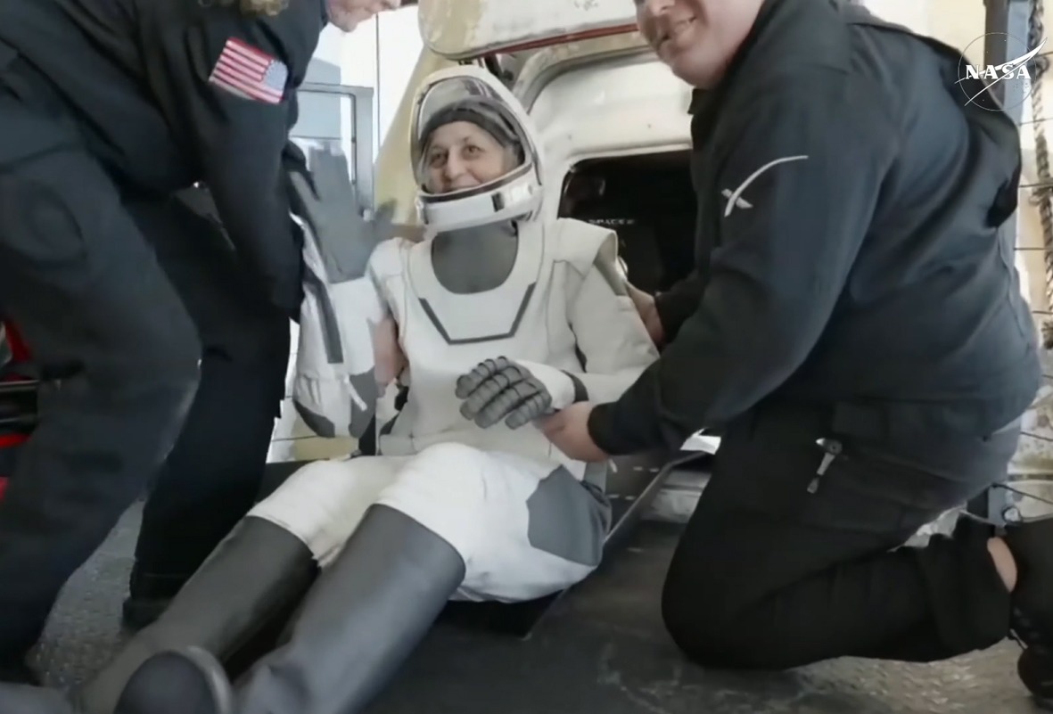 Sunita Williams returns to Earth