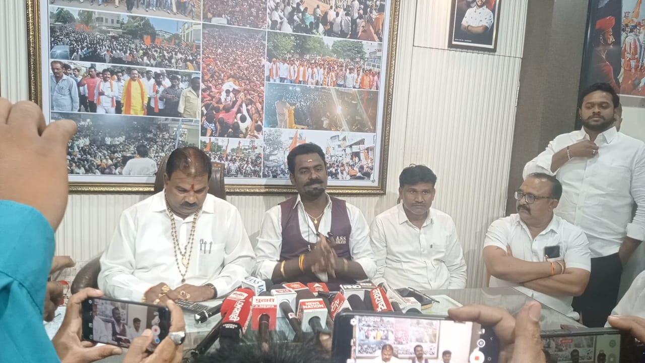 BREAKING निवडणुकीच्या तोंडावर बुलढाण्यात राजकीय भूकंप;  भाजप जिल्हा सचिव अनंता शिंदे शिंदेसेनेत.. 