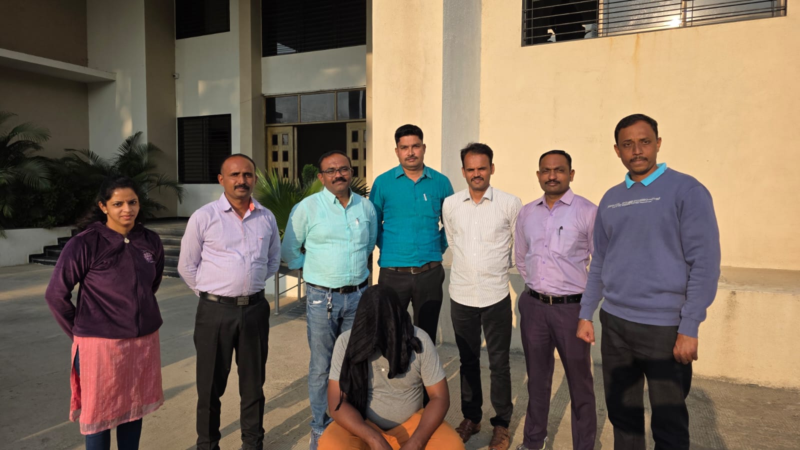 वेगवेगळ्या प्रकरणातील दोन फरार आरोपींना बेड्या: शोध मोहिमे अंतर्गत स्थानिक गुन्हे शाखेची कारवाई 