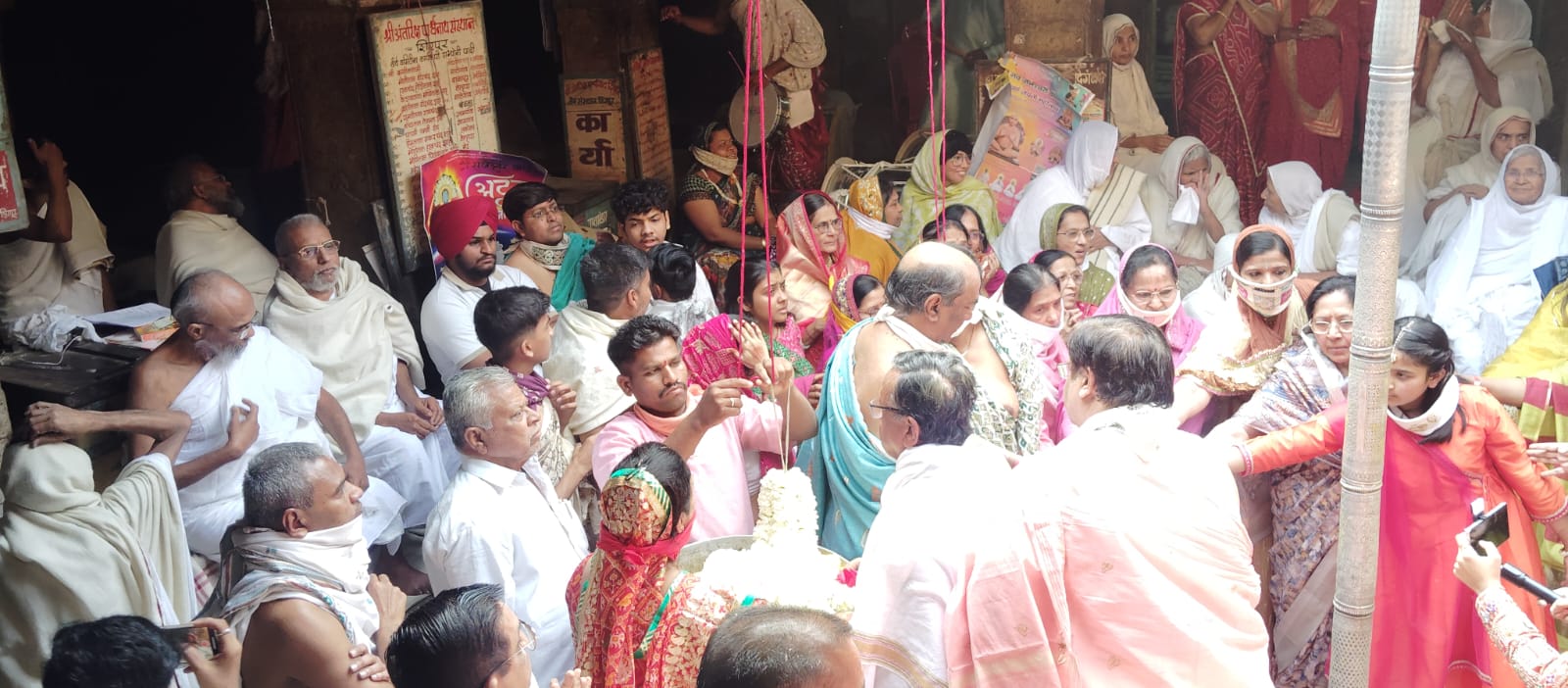 अंतरिक्ष पार्श्वनाथ मंदिराचा ९४१ वा वार्षिकोत्सव उत्साहात | सत्तरभेदी पूजा, रजत ध्वजदंड पूजन व ध्वजारोहणाने सोहळा संपन्न