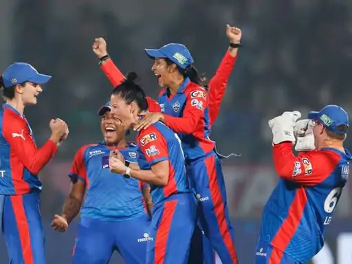 डब्लूपीएल एलिमिनेटरमध्ये दिल्ली पात्र ; दोन वेळ चॅम्पियन असणारी मुंबई इंडियन्स स्पर्धेतून बाहेर   